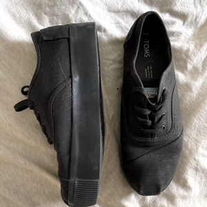 Black Tom’s platforms